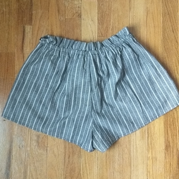 Striped Paperbag Shorts - Picture 3 of 8